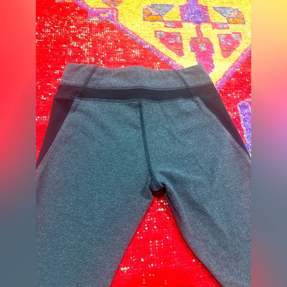 LULULEMON unique soft leggings sz 4 - Picture 8 of 9
